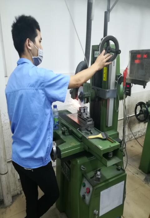 Grinding machine